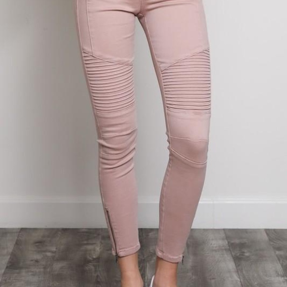 Pink Motto Pants - Picture 2 of 3